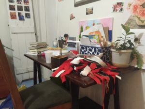 messy desk Compared to Who Practice hospitality